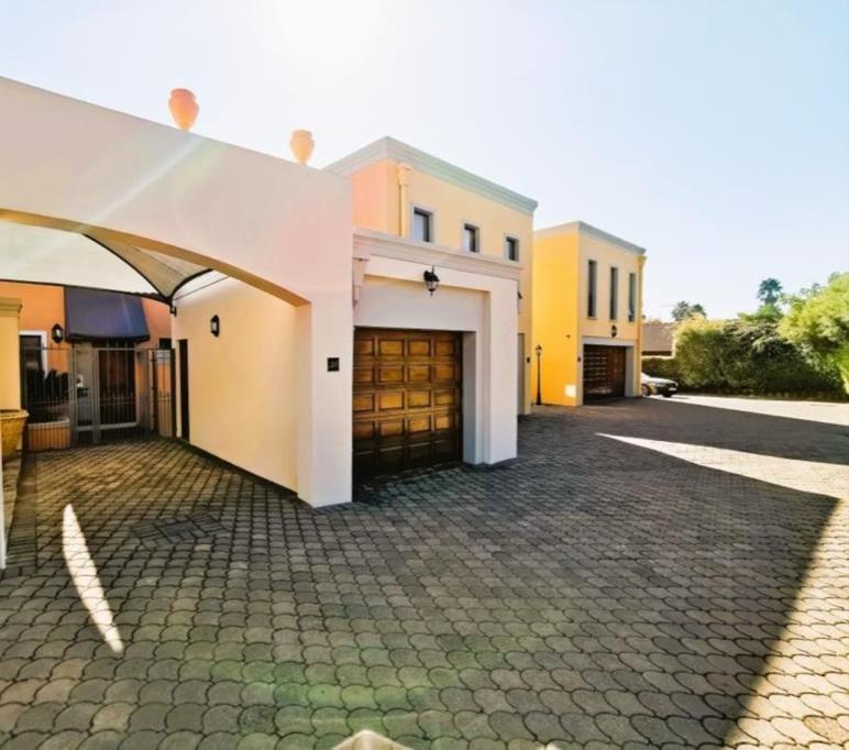 To Let 1 Bedroom Property for Rent in Bedfordview Gauteng