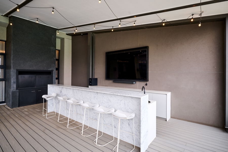6 Bedroom Property for Sale in Waterfall Gauteng