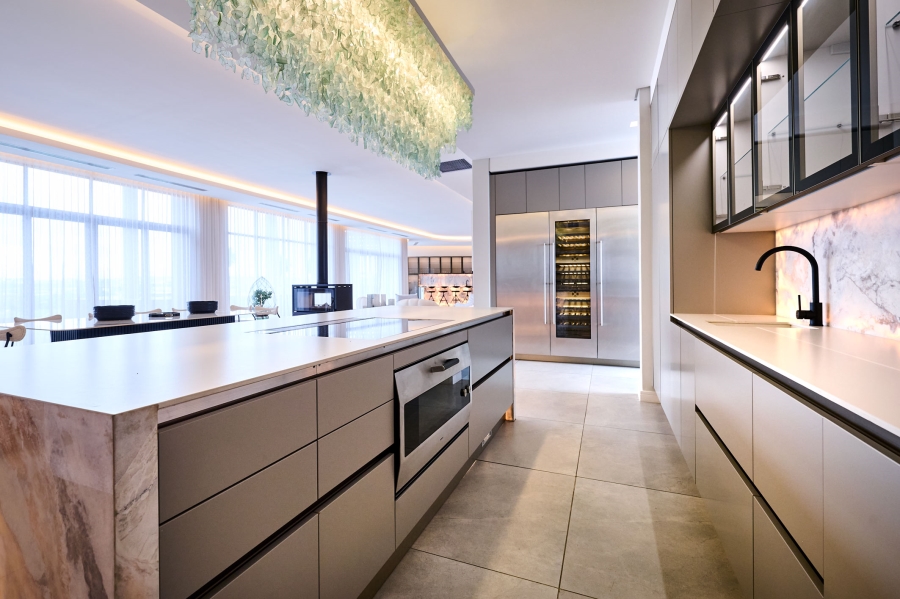 6 Bedroom Property for Sale in Waterfall Gauteng