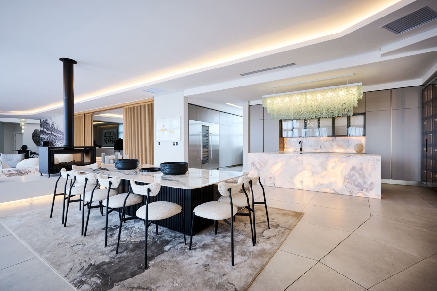 6 Bedroom Property for Sale in Waterfall Gauteng