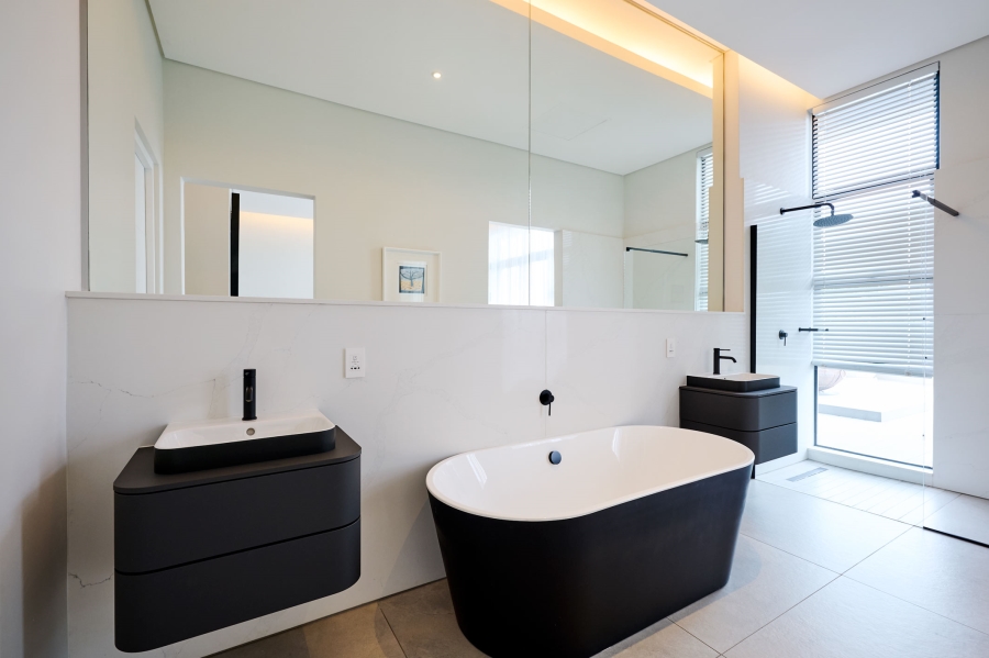 6 Bedroom Property for Sale in Waterfall Gauteng
