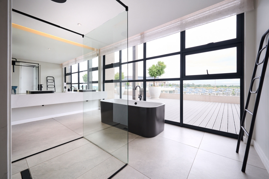 6 Bedroom Property for Sale in Waterfall Gauteng