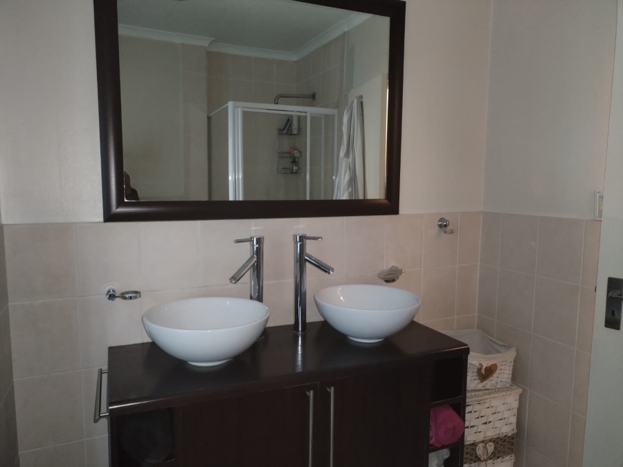 1 Bedroom Property for Sale in Edenburg Gauteng