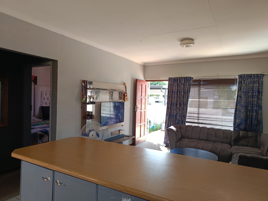 1 Bedroom Property for Sale in Weltevreden Park Gauteng