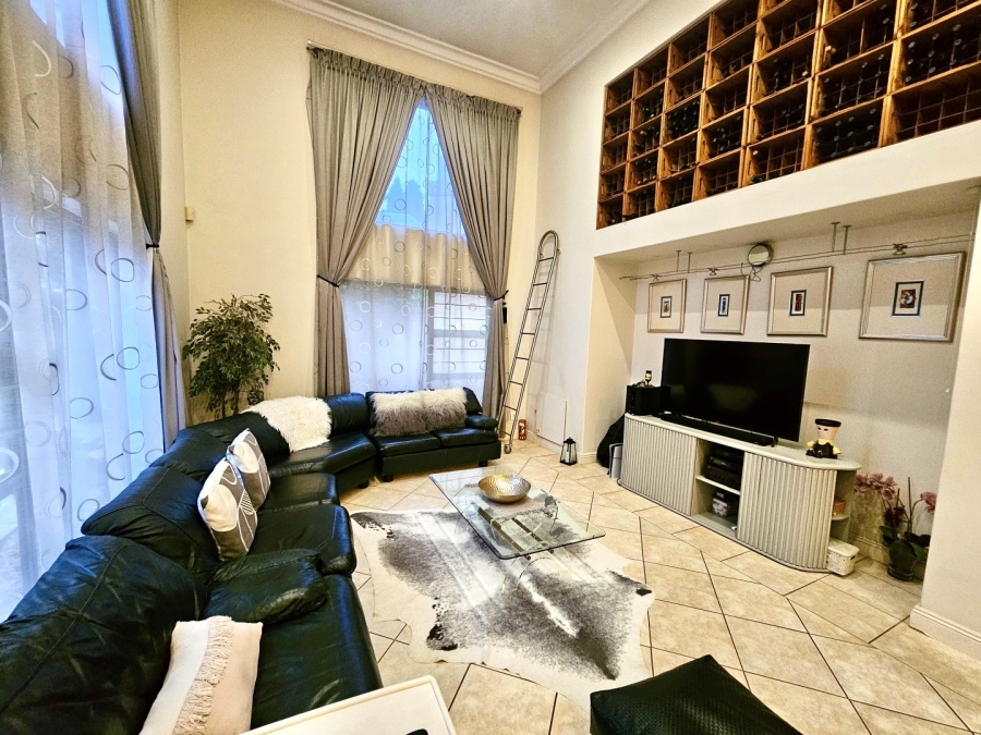 To Let 3 Bedroom Property for Rent in River Club Gauteng