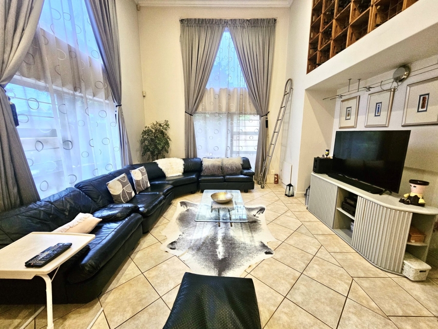 To Let 3 Bedroom Property for Rent in River Club Gauteng