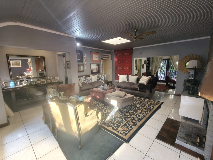 To Let 4 Bedroom Property for Rent in Kew Gauteng