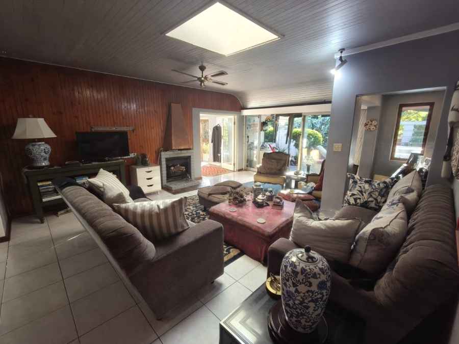 To Let 4 Bedroom Property for Rent in Kew Gauteng