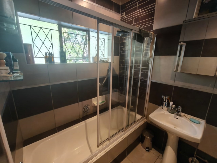 To Let 4 Bedroom Property for Rent in Kew Gauteng
