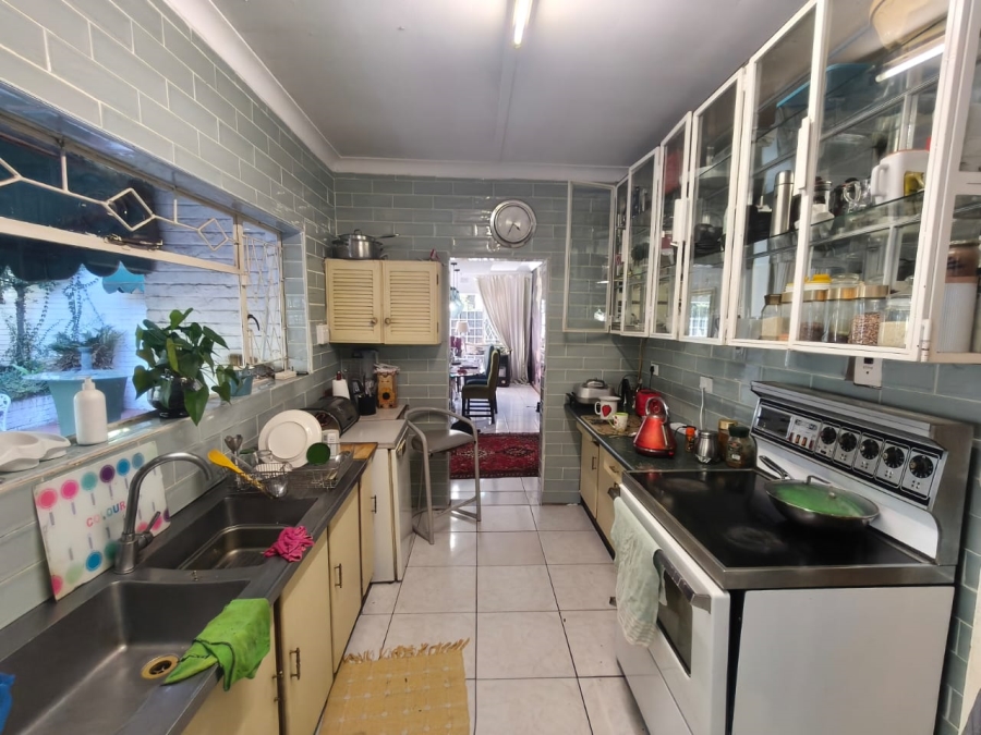 To Let 4 Bedroom Property for Rent in Kew Gauteng