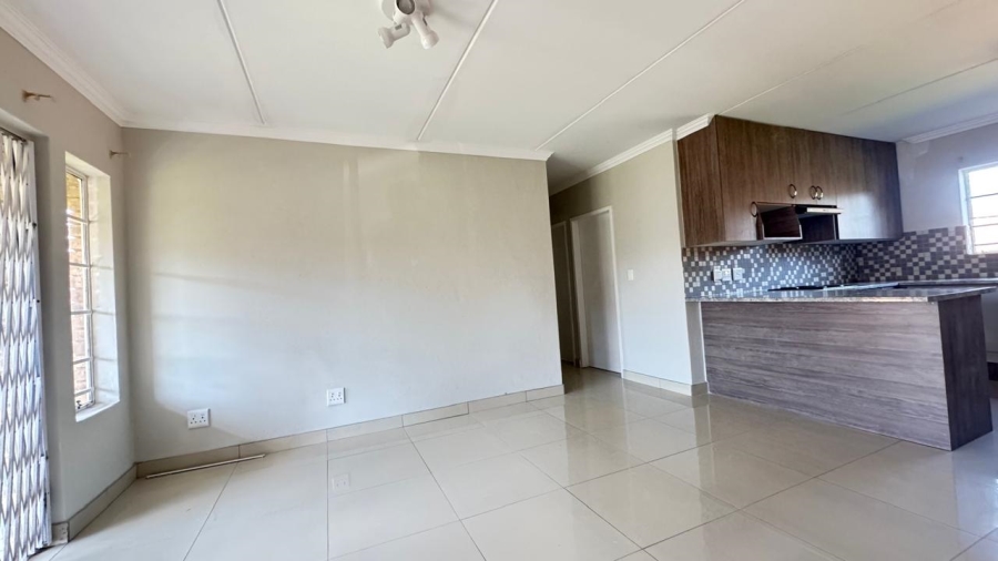 2 Bedroom Property for Sale in Erand Gardens Gauteng