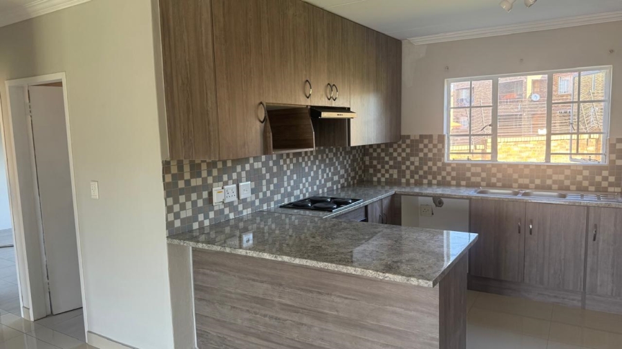 2 Bedroom Property for Sale in Erand Gardens Gauteng