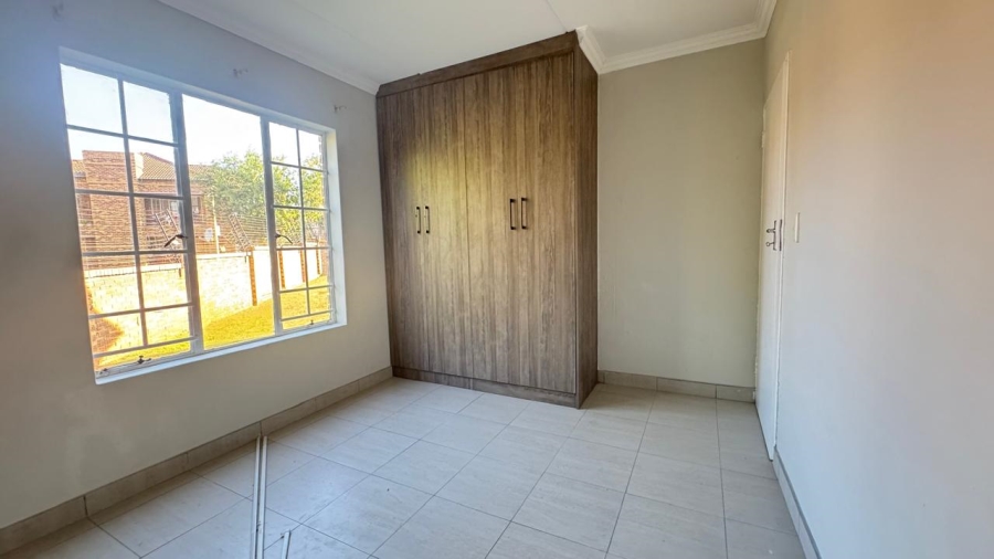 2 Bedroom Property for Sale in Erand Gardens Gauteng