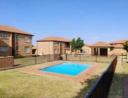 2 Bedroom Property for Sale in Erand Gardens Gauteng