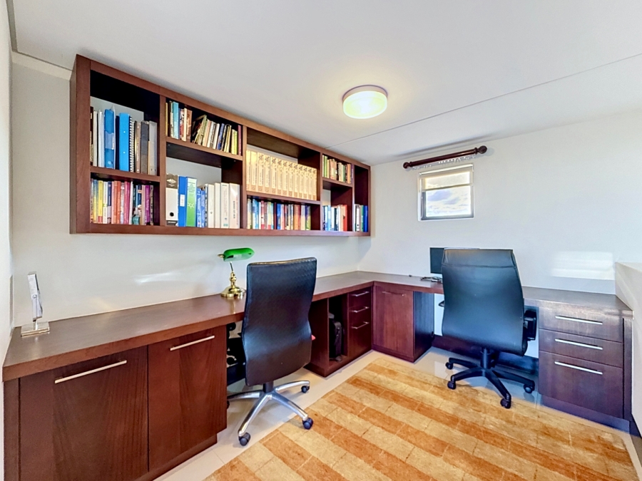 5 Bedroom Property for Sale in Lombardy Estate Gauteng