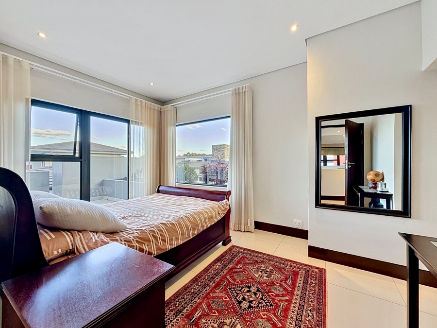 5 Bedroom Property for Sale in Lombardy Estate Gauteng