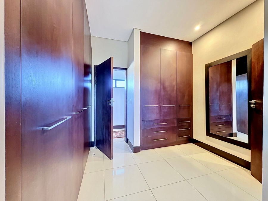 5 Bedroom Property for Sale in Lombardy Estate Gauteng