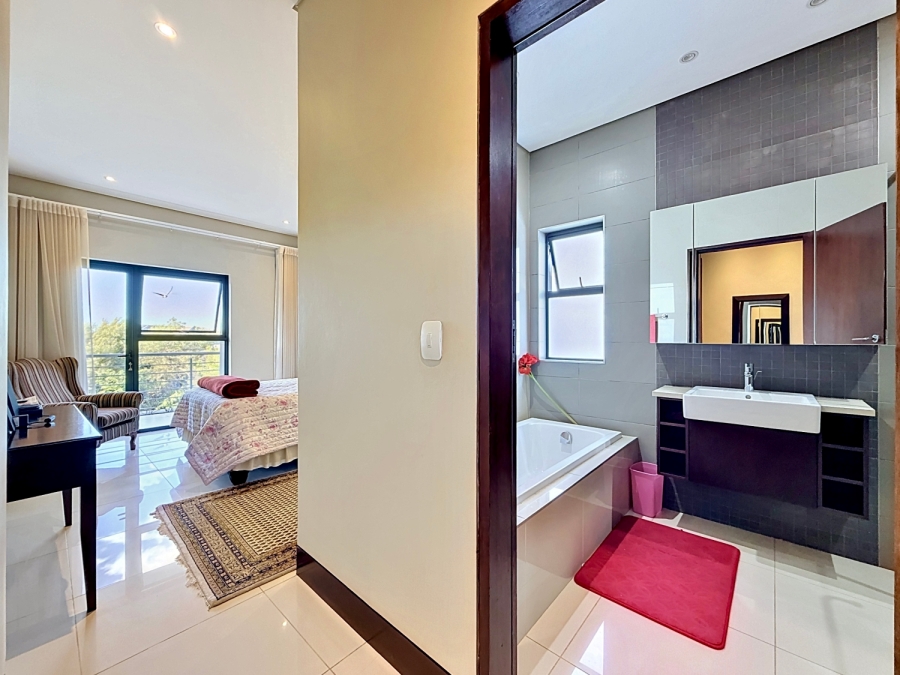 5 Bedroom Property for Sale in Lombardy Estate Gauteng