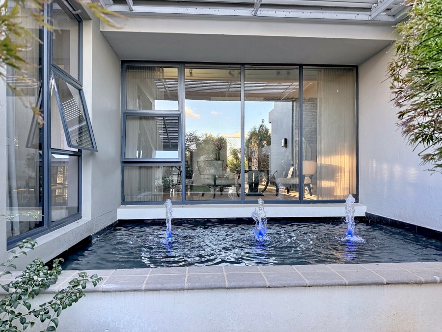 5 Bedroom Property for Sale in Lombardy Estate Gauteng
