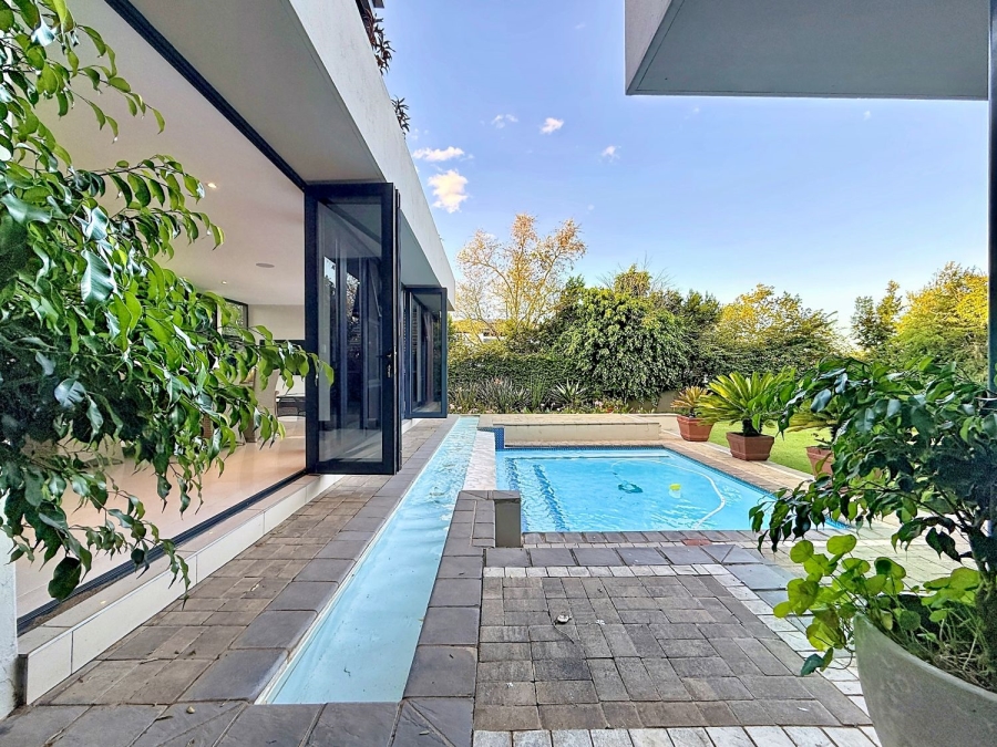5 Bedroom Property for Sale in Lombardy Estate Gauteng