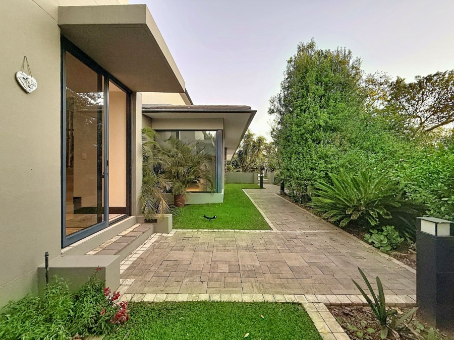 5 Bedroom Property for Sale in Lombardy Estate Gauteng