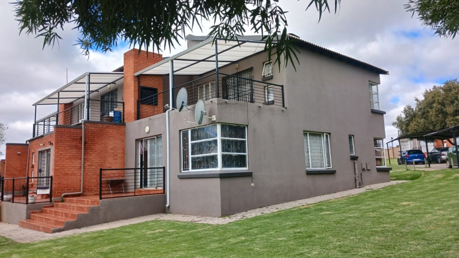 2 Bedroom Property for Sale in Willowbrook Gauteng