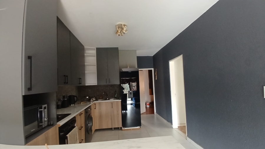 2 Bedroom Property for Sale in Willowbrook Gauteng