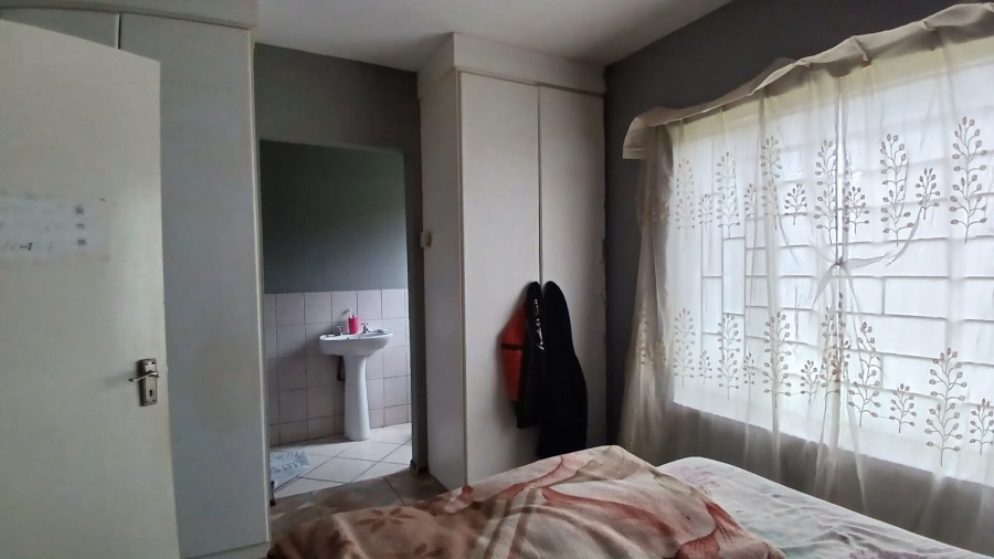 2 Bedroom Property for Sale in Willowbrook Gauteng