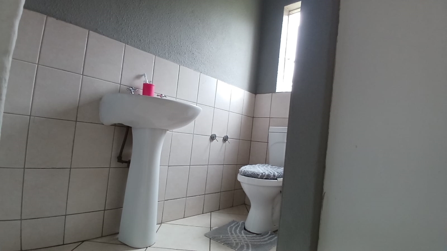 2 Bedroom Property for Sale in Willowbrook Gauteng