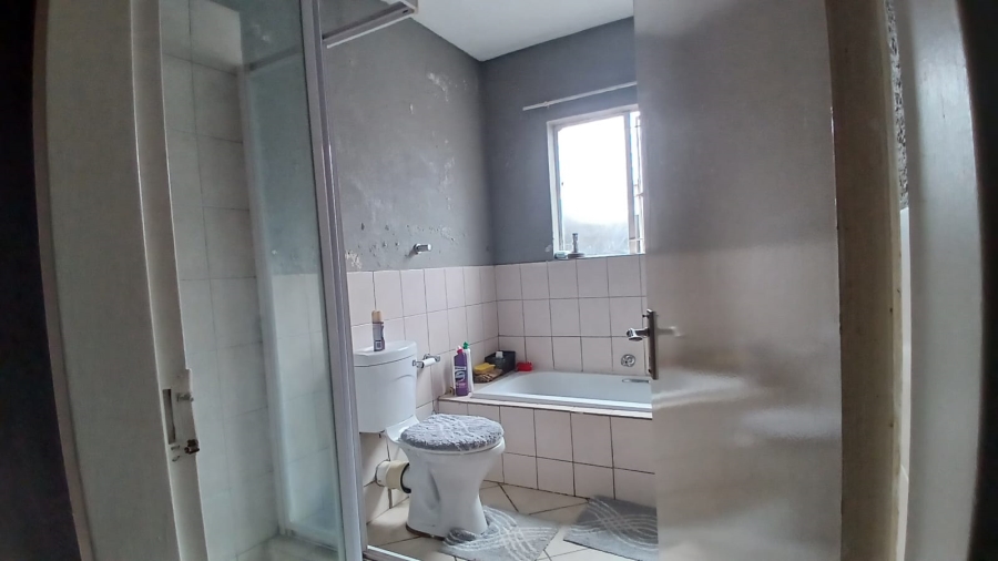 2 Bedroom Property for Sale in Willowbrook Gauteng