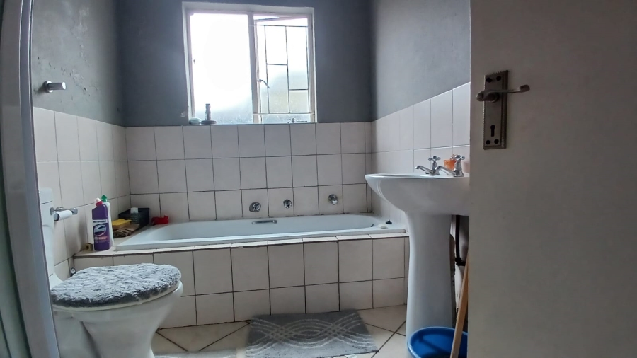 2 Bedroom Property for Sale in Willowbrook Gauteng