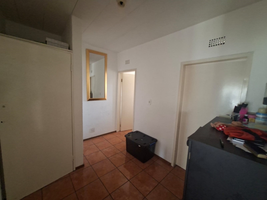 1 Bedroom Property for Sale in Lewisham Gauteng