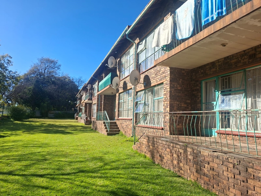 1 Bedroom Property for Sale in Lewisham Gauteng
