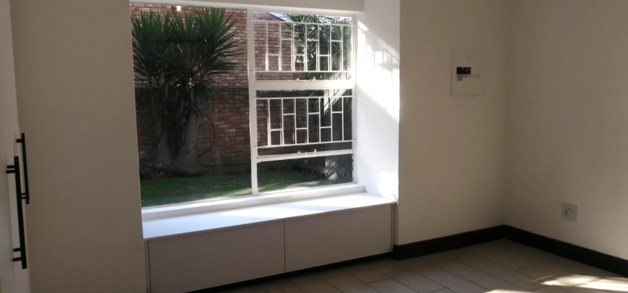 To Let 2 Bedroom Property for Rent in North Riding Gauteng