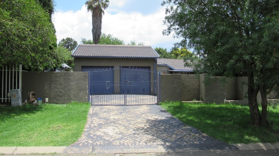 3 Bedroom Property for Sale in Albertsdal Gauteng