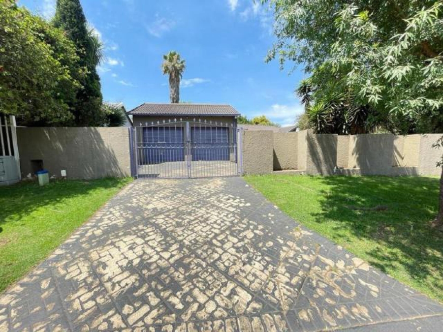 3 Bedroom Property for Sale in Albertsdal Gauteng