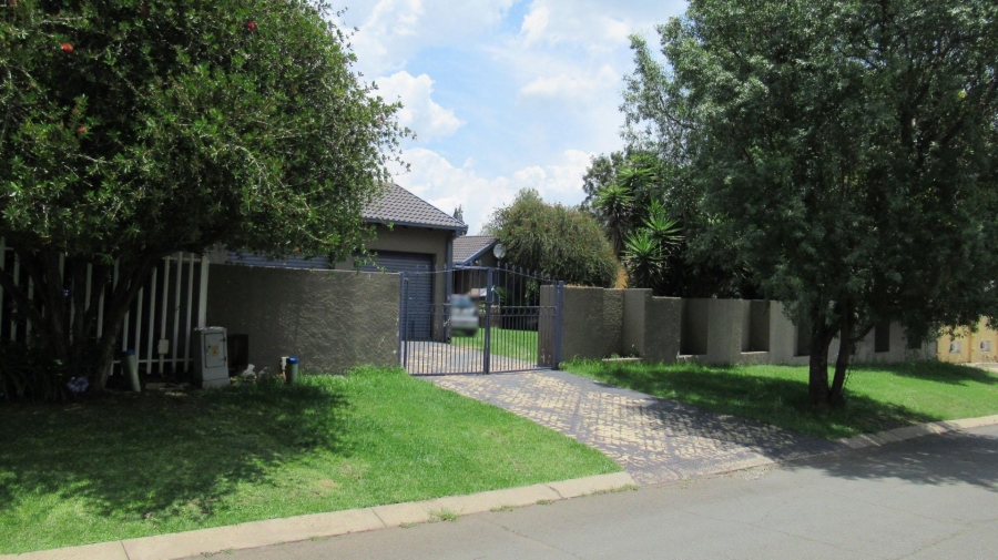 3 Bedroom Property for Sale in Albertsdal Gauteng