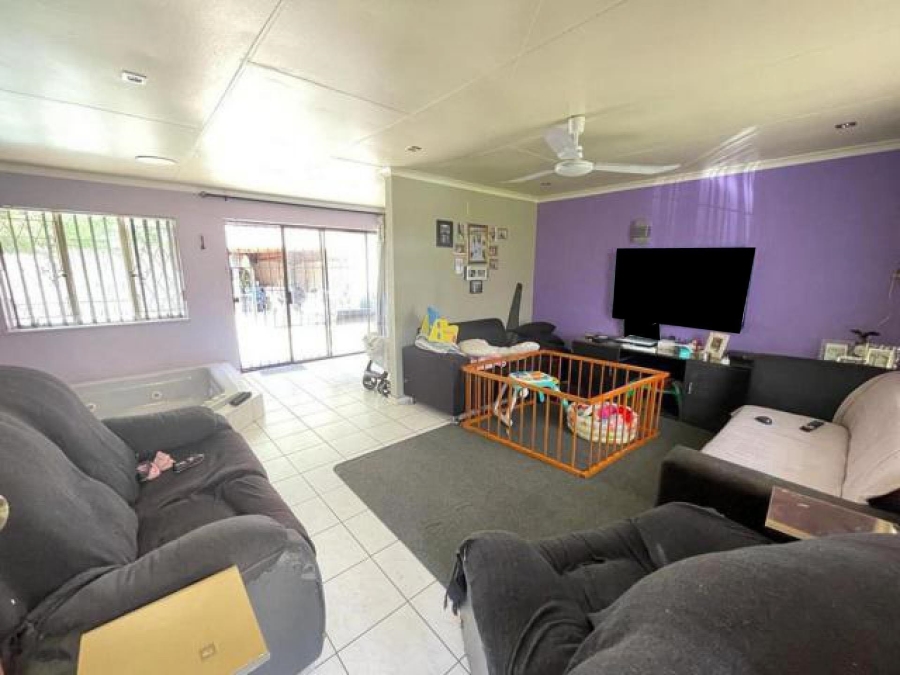 3 Bedroom Property for Sale in Albertsdal Gauteng