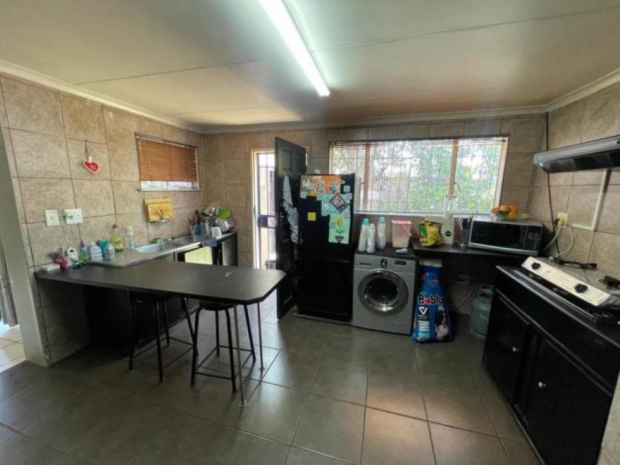 3 Bedroom Property for Sale in Albertsdal Gauteng