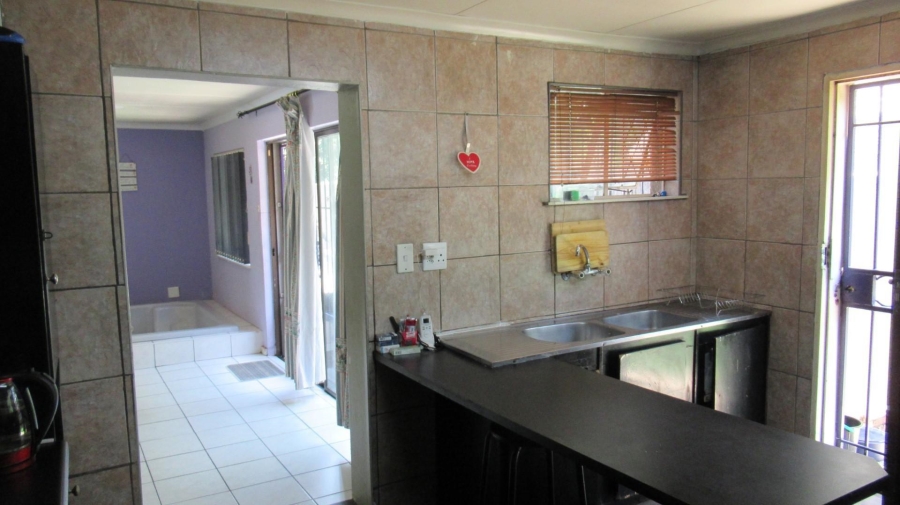3 Bedroom Property for Sale in Albertsdal Gauteng