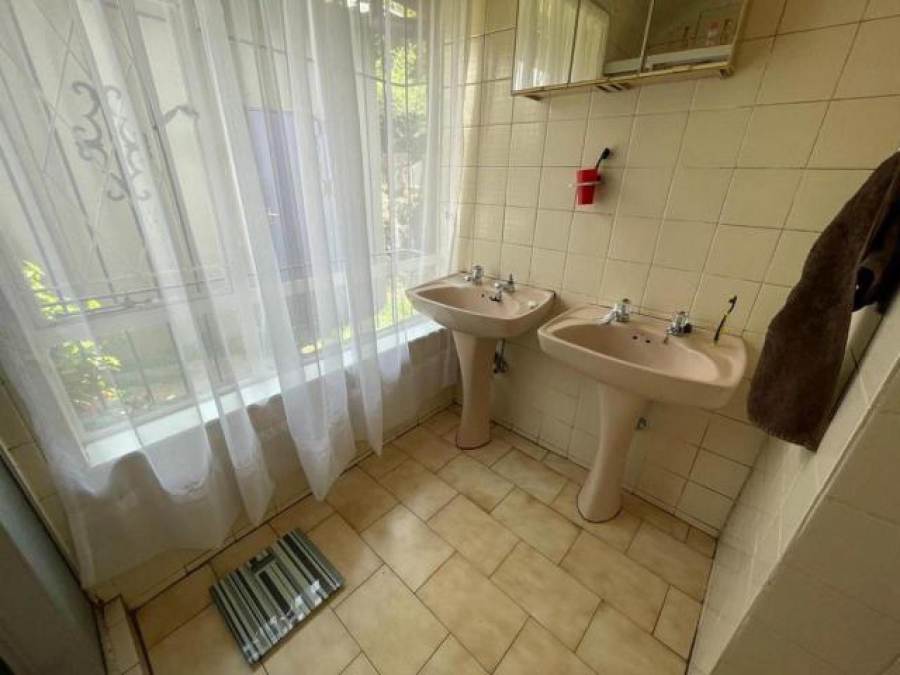 3 Bedroom Property for Sale in Albertsdal Gauteng