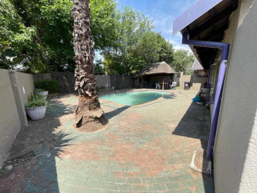 3 Bedroom Property for Sale in Albertsdal Gauteng