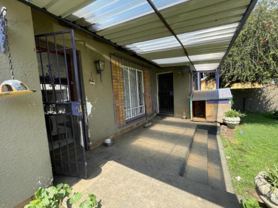 3 Bedroom Property for Sale in Albertsdal Gauteng