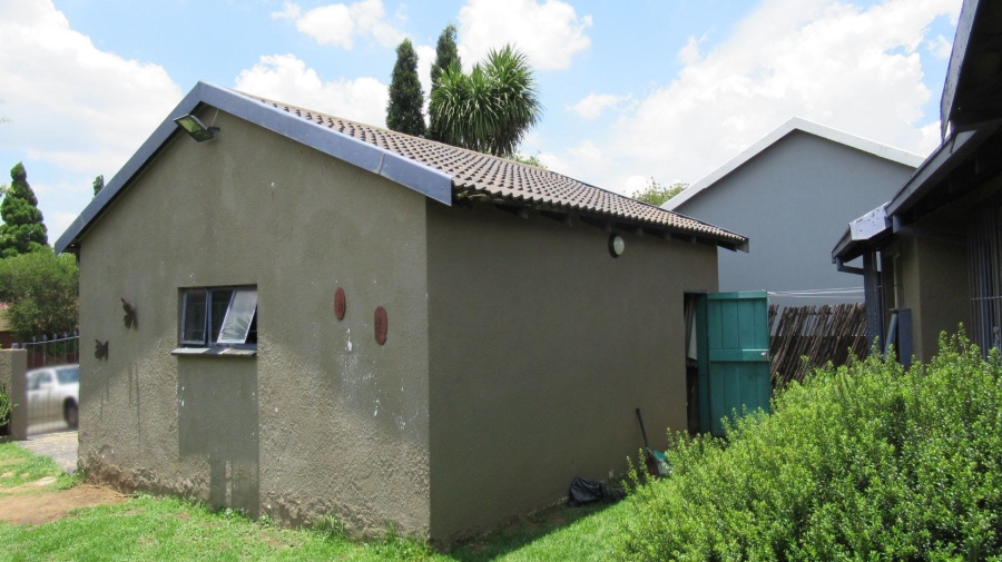 3 Bedroom Property for Sale in Albertsdal Gauteng