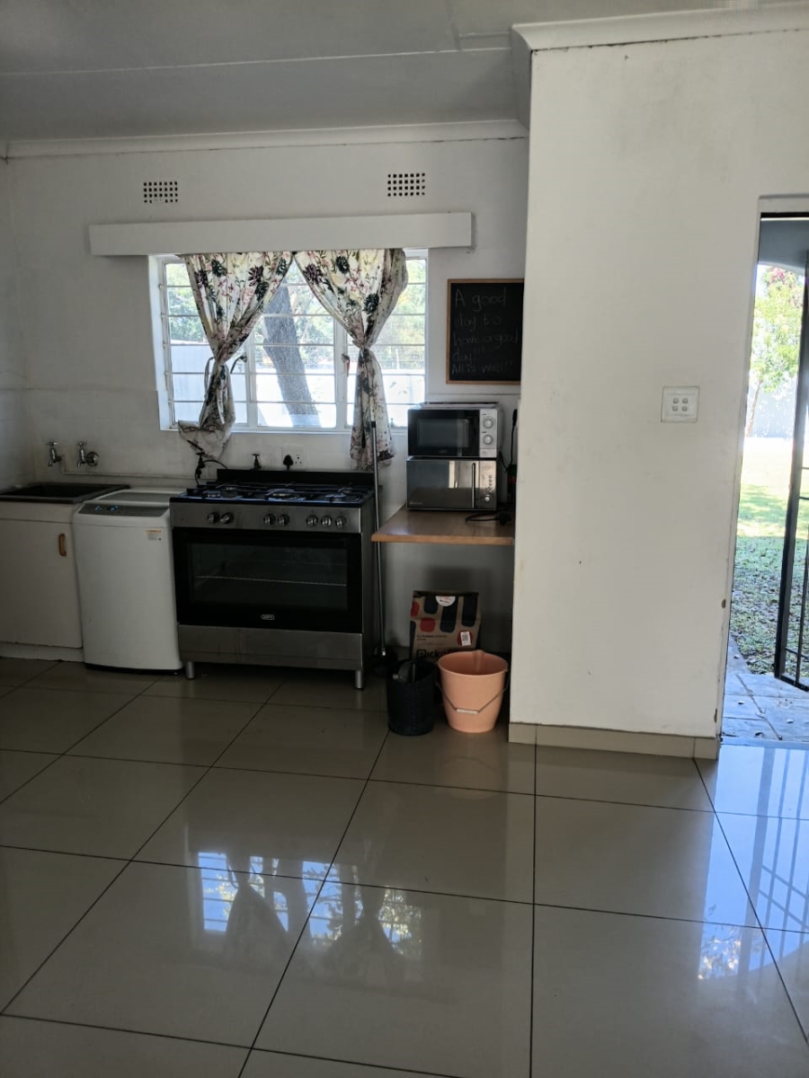 To Let 3 Bedroom Property for Rent in Gallo Manor Gauteng