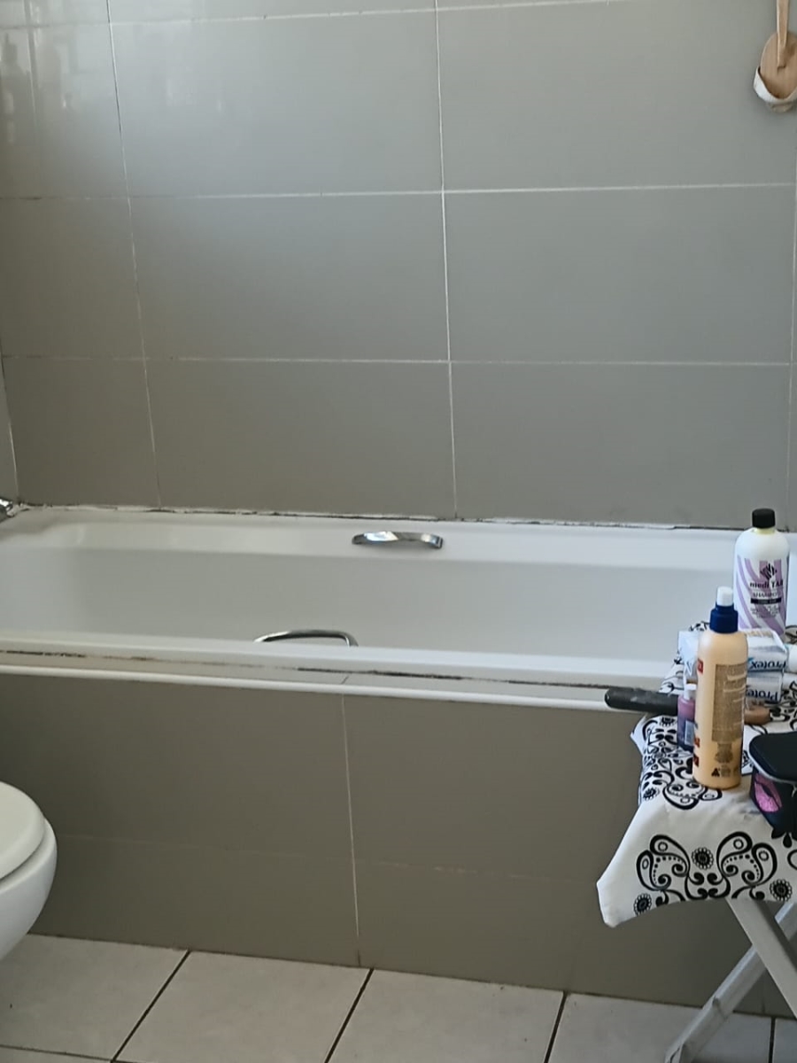 To Let 3 Bedroom Property for Rent in Gallo Manor Gauteng