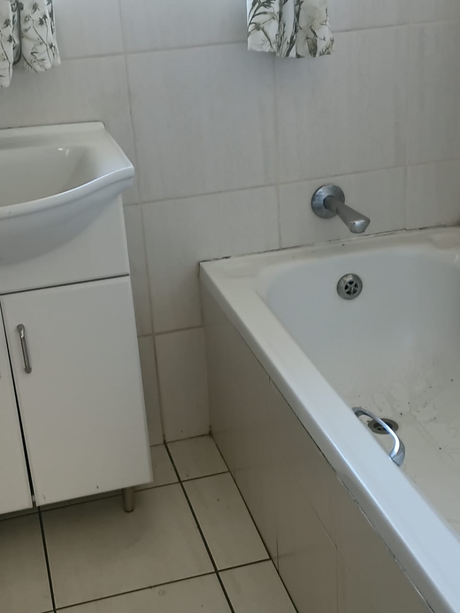 To Let 3 Bedroom Property for Rent in Gallo Manor Gauteng