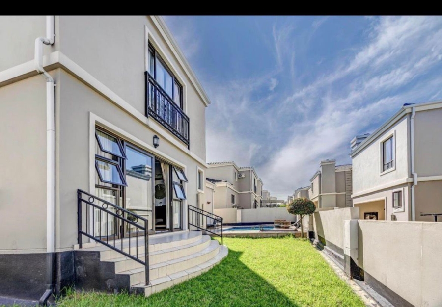 To Let 3 Bedroom Property for Rent in Fourways Gauteng