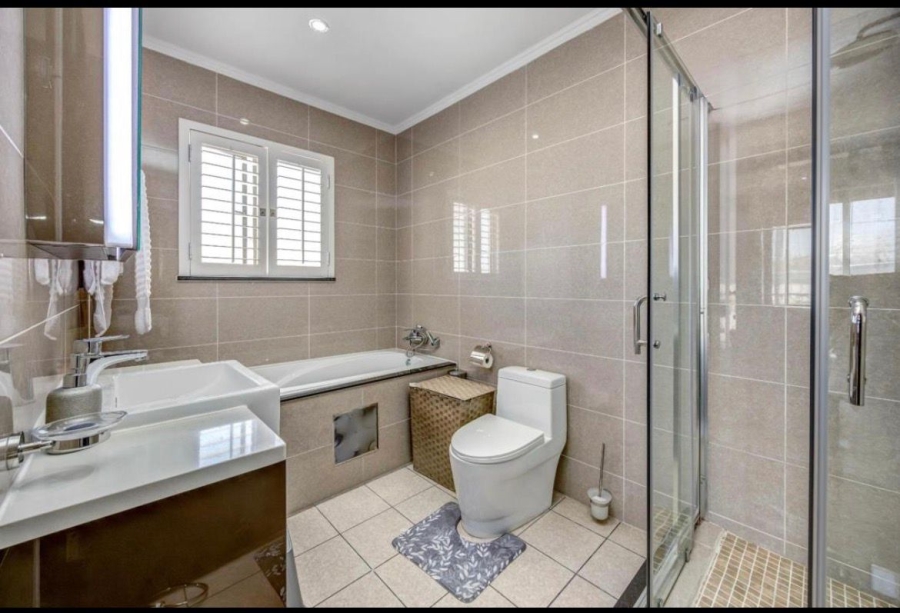 To Let 3 Bedroom Property for Rent in Fourways Gauteng