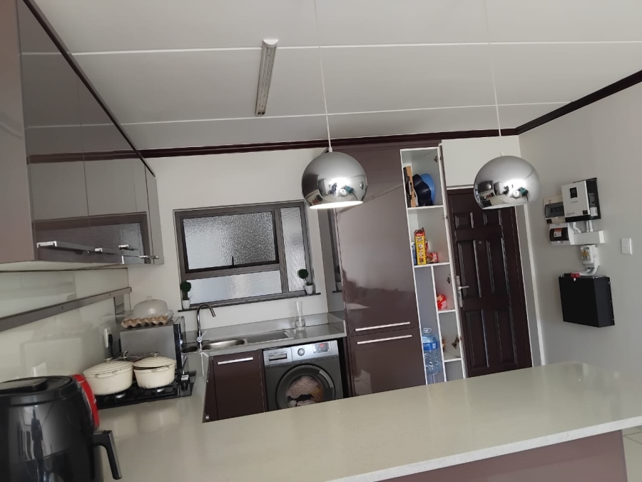 To Let 3 Bedroom Property for Rent in Fourways Gauteng